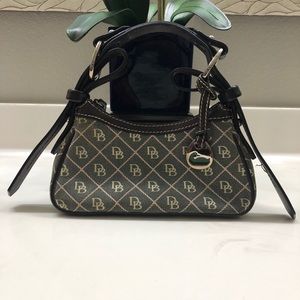 EUC Authentic Dooney & Burke Purse